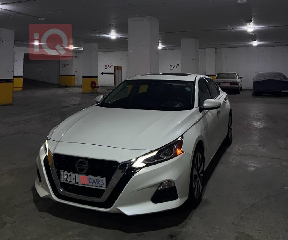 نيسان ألتيما